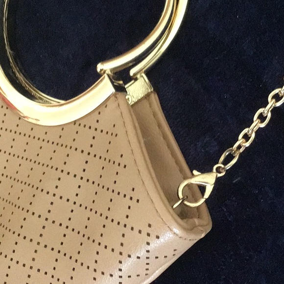 Women’s Kelly & Katie chain cross body handbag 👜 - Picture 10 of 13